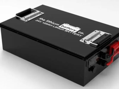 "25.6V 120Ah Lithium Battery - Showcasing excellent cold weather performance and robust durability, perfect for outdoor equipment, highlighting reliable energy output and long lifespan."