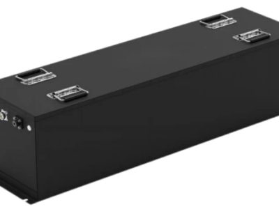 "25.6V 600A LFP Battery Pack - Showcasing robust construction and high current capacity, perfect for industrial applications, highlighting durable metal case and superior thermal management."